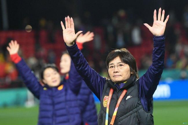 求求不满解决师嫂子